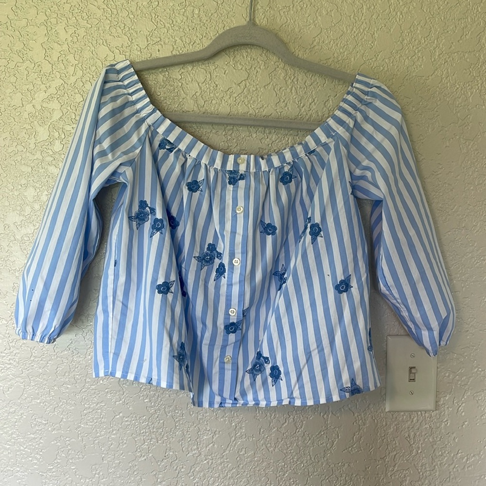 Holster size M striped embroidered top